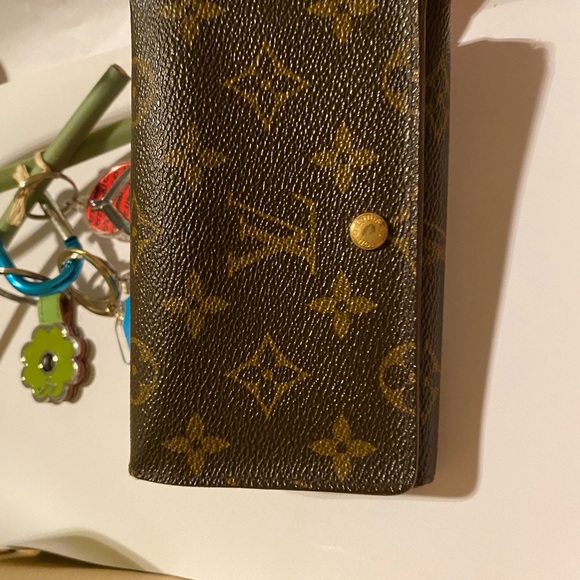 Sold Louis Vuitton Monogram Porte-Monnaie Tresor Wallet very good condition. - Picture 9 of 9